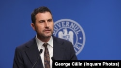Ministrul Finațelor, Tanczos Barna, spune că România este în continuare sigură pentru investitori dar trebuie să aplice urgent o serie de reforme, pentru reducerea deficitului și păstrarea credibilității fiscale.