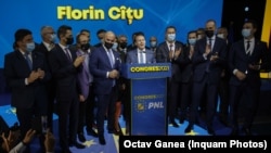 Echipa câștigătoare, numele ales de tabăra Cîțu în bătălia internă din PNL, începe să se fisureze, iar autoritatea președintelui este contestată. Imagine de la Congresul din 25 septembrie