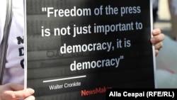 „Libertatea presei nu este doar importantă pentru democrație, este însăși democrația”, Walter Cronkite/ NewsMaker