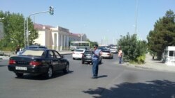 Aşgabadyň polisiýasy aýallaryň sürüjilik şahadatnamasynyň möhletini uzaltmak üçin dokumentleri kabul edip başlady