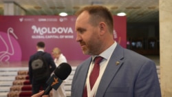 Volodimir Kucerenko, membrul delegației ucrainene, care a semnalat pe 17 iunie prezența drapelului Federației Ruse printre steagurile statelor participante la Congresul Internațional al Viei și Vinului.
