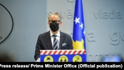 Ministri i Shëndetësisë, Arben Vitia. 