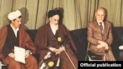 از راست: مهدی بازرگان، روح‌الله خمینی، اکبر هاشمی رفسنجانی
