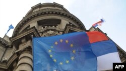 Zastava EU i Srbije
