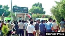کارگران شرکت نیشکر هفت تپه در اعتصاب های خود، خواستار راه اندازی سندیکای خود شده بودند.