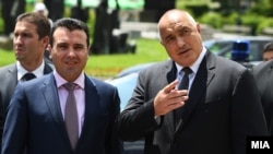 Архивска фотографија: Премиерите на Македонија и на Бугарија, Зоран Заев и Бојко Борисов