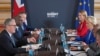  Prim-ministrul Marii Britanii Keir Starmer (stânga), șeful diplomației britanice, David Lammy, și ministrul pentru Constituție și Relații Europene Nick Thomas-Symonds la discuții cu președintele Comisiei Europene, Ursula von der Leyen.