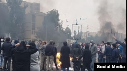 اعتراضات آبان ۹۸ با سرکوب گسترده و خشونت‌آمیز پلیس و نیروهای امنیتی مواجه شد