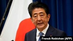 Japanski premijer Šinzo Abe podnio je ostavku 28. avgusta 2020. zbog pogoršanog zdravlja.

