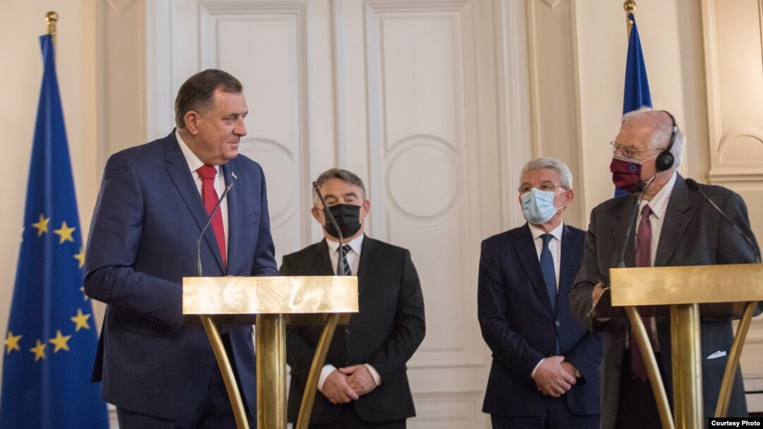 Visoki predstavnik EU za vanjsku i sigurnosnu politiku Josep Borrell sa članovima Predsjedništva BiH Miloradom Dodikom, Željkom Košićem i Šefikom Džaferovićem, Sarajevo, 21. novembar