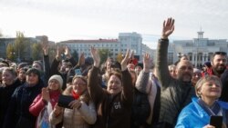 Locuitorii din Herson sărbătoresc sosirea forțelor ucrainene
