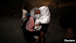Të pastrehët e ishullit Lesbos
