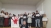 Србија - Наталија Јовановиќ, деканка на Филозофскиот факултет со студенти кои ја почнаа блокадата на факултетот, Ниш, 6 декември 2024 година. 