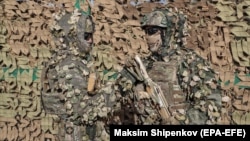 Militari ruși la exercițiile Peace Mission-2021 din Donguz