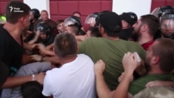 Після загибелі дівчаток в таборі «Вікторія» одесити вийшли на протест до мерії (відео)