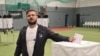 Marea Britanie, 17 mai 2025. Român care votează la alegerile prezidențiale. Secția de vot a fost organizată într-o sală de sport. 