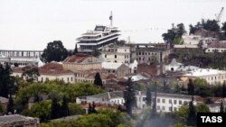 Свою речь на собрании, на которое были приглашены представители всех коммерческих банков Абхазии, председатель Нацбанка Иллариона Аргун начал с того, что выразил уверенность в том, что шум, поднятый вокруг работы возглавляемой им организации и его лично, 