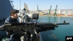 Distrugătorul american „USS Truxtun” în portul Varna, la exerciții comune cu Bulgaria și România, martie 2014