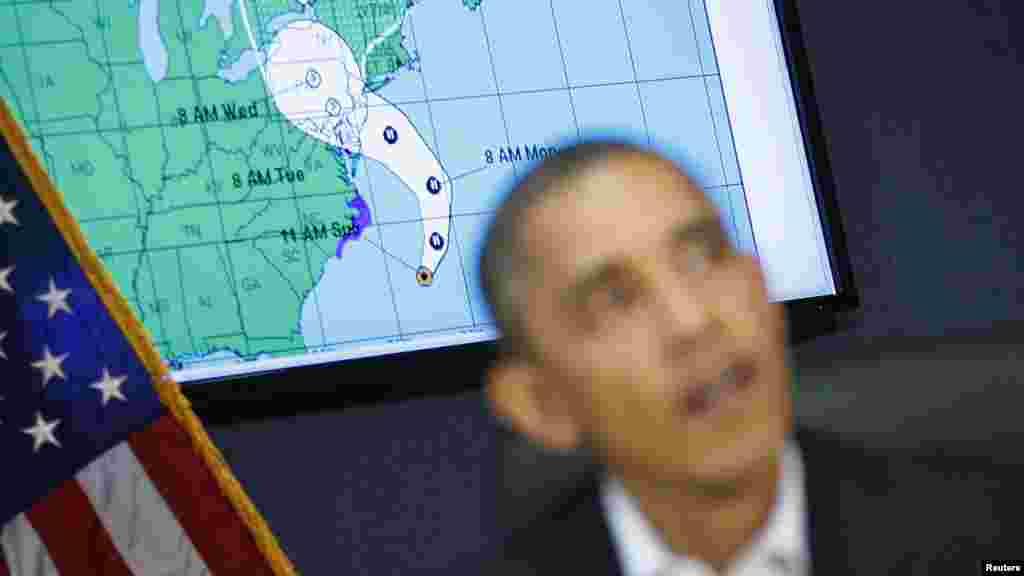 Američki predsjednik Barack Obama detaljno prati sve vijesti oko superoluje Sandy, u mnogim državama proglašeno je vanredno stanje, Washington DC, 28. oktobar 2012. Foto: REUTERS / Jonathan Ernst