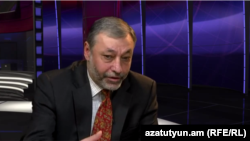 Ալեքսանդր Արզումանյանը «Ազատության» տաղավարում, արխիվ