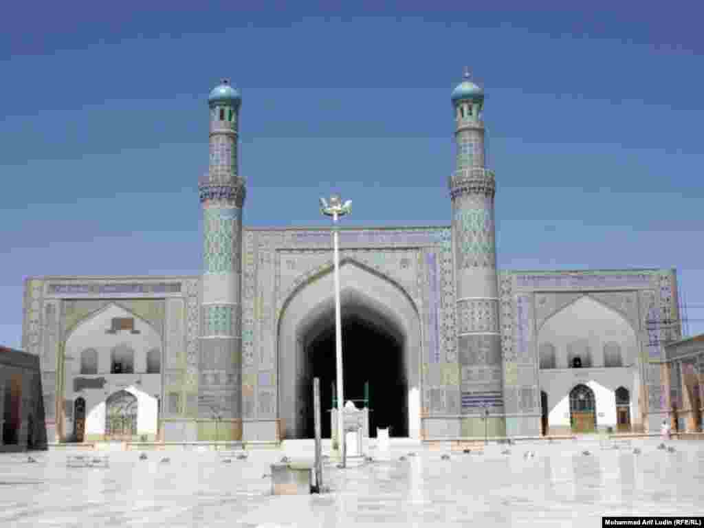 د هرات ولایت تاریخ جومات چې په شین جومات هم مشهور دی