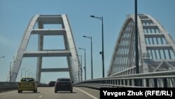 Автомобілі на Керченському мосту. Архівне фото
