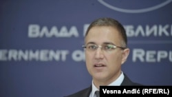 Српскиот министер за одбрана Небојша Стефановиќ