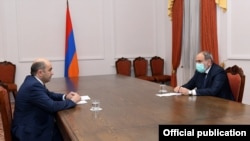 Armenia - Prime Minister Nikol Pashinian (R) meets with Bright Armenia Party leader Edmon Marukian, December 29, 2020