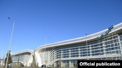 "O‘zbekiston havo yo‘llari" milliy aviakompaniyasi yo‘lovchilarni ShHT sammiti o‘tadigan 14-16-sentabr kunlari Samarqand xalqaro aeroporti yopilishi haqida ogohlantirdi.