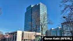 Vlada RS planira kupovinu vlasničkog udjela u kompaniji "Comsar" u vlasništvu ruskog oligarha Rašida Sardarova (na slici zgrada Vlade RS)