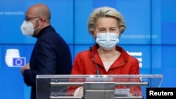 Președinta Comisiei Europena, Ursula von der Leyen și președintele Consiliului European Charles Michel, Bruxelles, 29octombrie 2020.