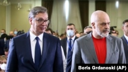 Српскиот претседател Александар Вучиќ и албанскиот премиер Еди Рама. Архивска фотографија.