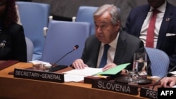 Secretarul general ONU Antonio Guterres vorbind despre situația din Orientul Mijlociu la Consiliul de Securitate ONU, la New York, pe 27 septembrie 2024.