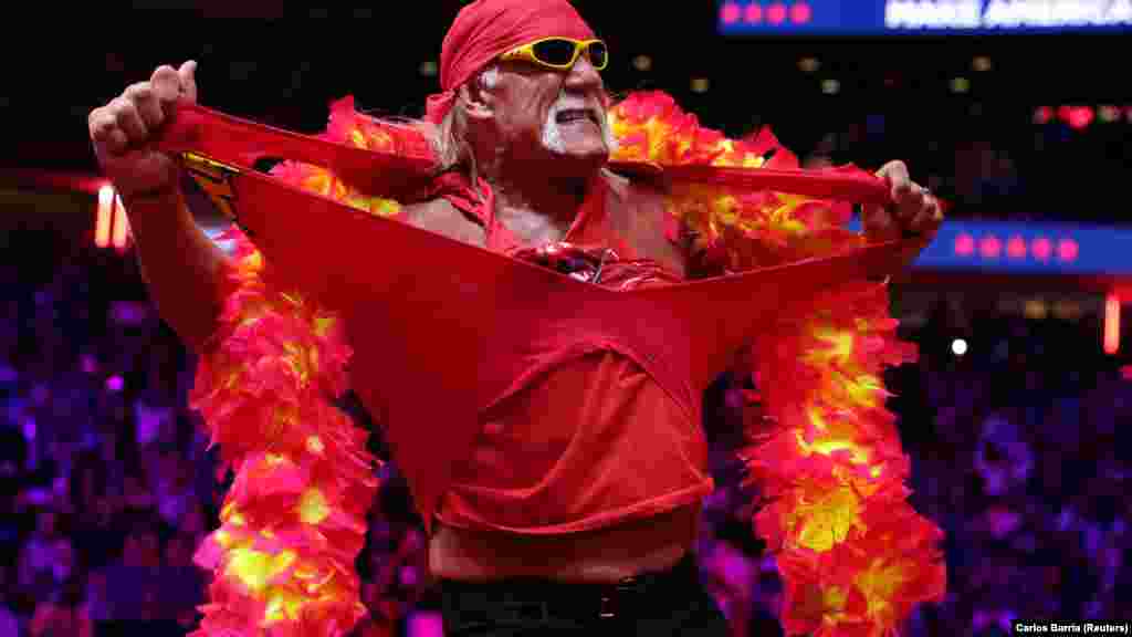 Hulk Hogan visszavonult profi pankrátor a republikánus elnökjelölt és korábbi amerikai elnök, Donald Trump mellett tartott nagygyűlésen a Madison Square Gardenben, New Yorkban október 27-én. Több mint egy évtized telt el azóta, hogy Donald Trump utoljára különleges vendégként szerepelt a World Wrestling Entertainment műsorában, de az akkori pankrátorsztárok most újra felbukkannak, hogy támogassák 2024-es elnökjelölti kampányát