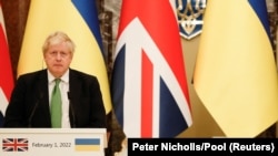 Повідомляється, що сторони обговорили різні питання, які мають спільний інтерес, у тому числі ситуацію в Україні