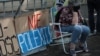 În 13 iulie, mai multe persoane s-au adunat în fața Tribunalului Constituțional din Varșovia. Acestea au purtat pancarte cu „Nu Polexit", „UE, nu da înapoi” sau „Quo Vadis, Polsko?