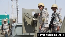 گارد مرزی عربستان در نزدیکی یک گذرگاه مرزی با یمن در جیزان/ استان جنوبی جیزان چند روز پیش هدف موشک حوثی‌ها قرار گرفته بود.