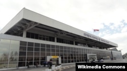 Палевски бил приведен на белградскиот аеродром „Никола Тесла“ од каде сакал да замен за Москва.