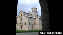 Manastiri i Deçanit. 