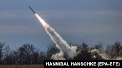 Реактивна артилерійська система HIMARS ЗСУ веде вогонь поблизу лінії фронту на Херсонщині, 5 листопада 2022 року, ілюстративне фото