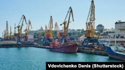 Домовленості передбачають розблокування трьох портів, у тому числі Одеського (на фото: порт в Одесі, 2015 рік)