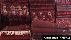 په افغانستان کې د غالیو یو دوکان