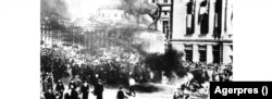 Momentul violențelor la manifestația pro-occidentală și de susținere a Regelui Mihai, București, 8 noiembrie 1945.