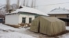 Чайчылыктар чатырда күн кечирүүдө