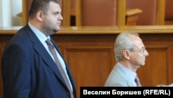 Делян Пеевски и почетният председател на ДПС Ахмед Доган в годините, когато и двамата ходеха в Народното събрание.