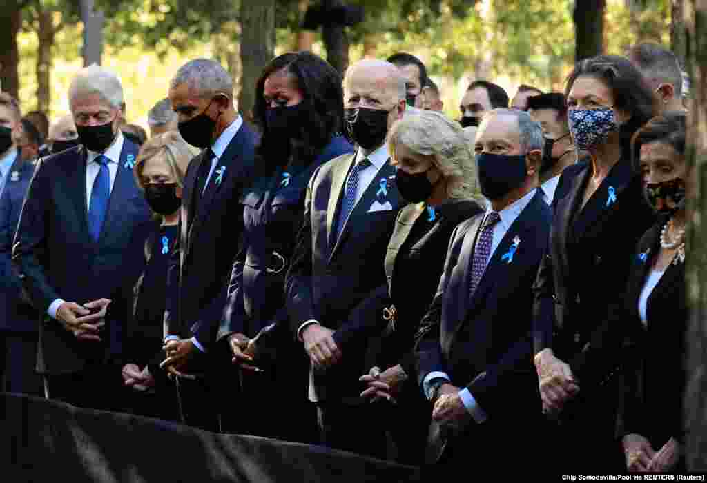 Në ceremoninë përkujtimore në Nju Jork, mori pjesë presidenti Joe Biden, Zonja e Parë, Jill Biden, ish-presidenti Barack Obama së bashku me bashkëshorten e tij Michelle Obama, ish-presidenti Bill Clinton dhe ish-sekretarja e Shtetit, Hillary Clinton, ish-kryetari i Nju Jorkut, Michael Bloomberg dhe zyrtarë të tjerë të lartë amerikanë. Në mbarë SHBA-në, më 11 shtator, mbahen ceremoni, për të nderuar afro 3,000 qytetarët që humbën jetën 20 vjet më parë. 