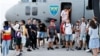 Români repatriați din zona de conflict din Orientul Mijlociu. 
