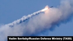 Россиянинг "Калибр" қанотли ракетаси.