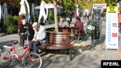 Најавеното покачување на платите и пензиите ќе се случи пред изборите во 2103-та година. 