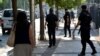 Policija ispred Višeg suda u Podgorici, arhivska fotografija